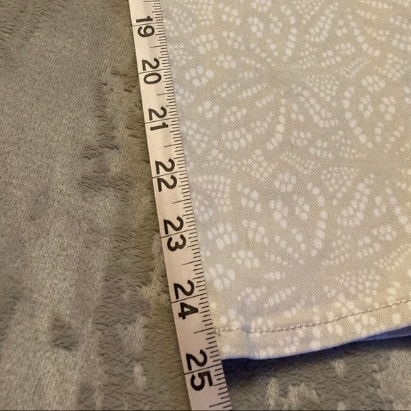 DJNY Jeggings. Size 10, 25” Inseam - Picture 4 of 4